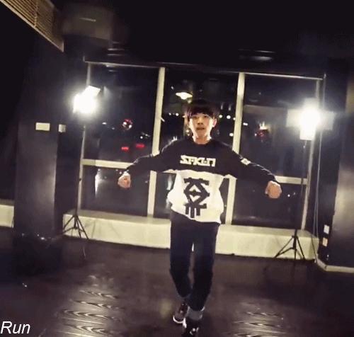 行走的荷尔蒙易烊千玺,易烊千玺荷尔蒙爆棚完整版