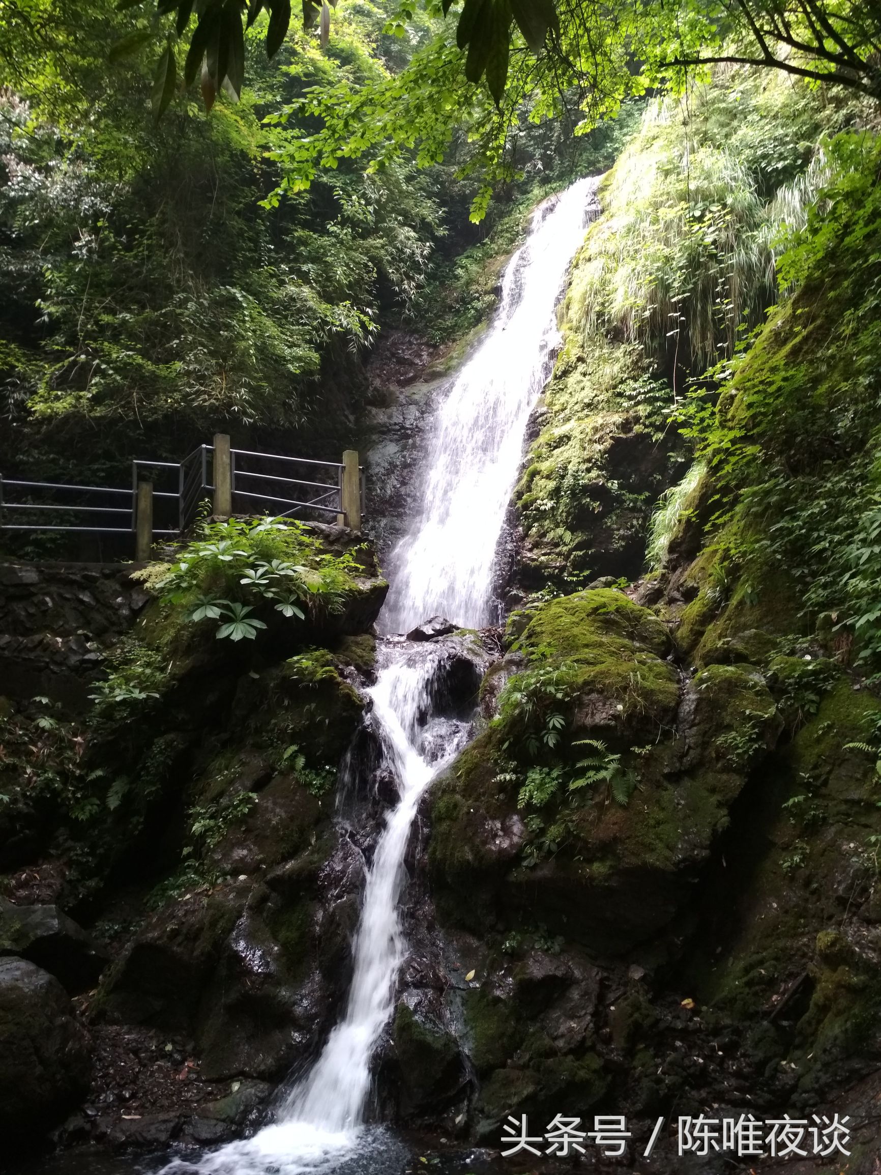 彭州卧龙谷旅游攻略,彭州卧龙谷瀑布