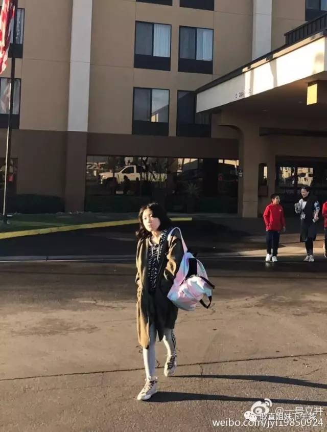 李嫣Style！王菲李亚鹏女儿变身超模05后都出来闯天涯了