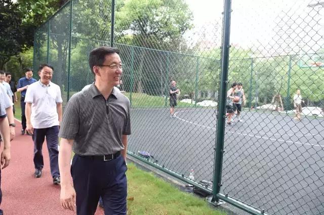 韩书记去公司工地视察,韩书记视察工地