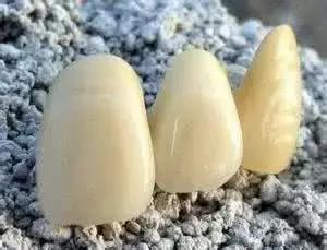 牙齿因外伤磕得快掉了该怎么办,牙齿摔坏了一半怎么办