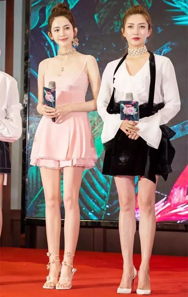 高能少年团杨紫奚梦瑶周冬雨出场,周冬雨奚梦瑶vogue对比
