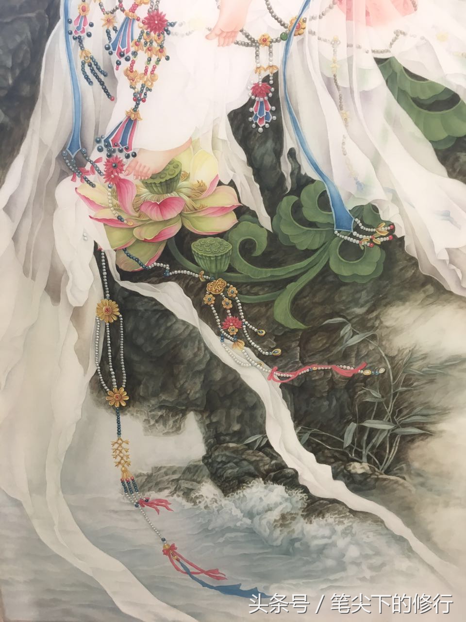 美到极致的菩萨｜听涛观瀑望水月，静思禅定得自在