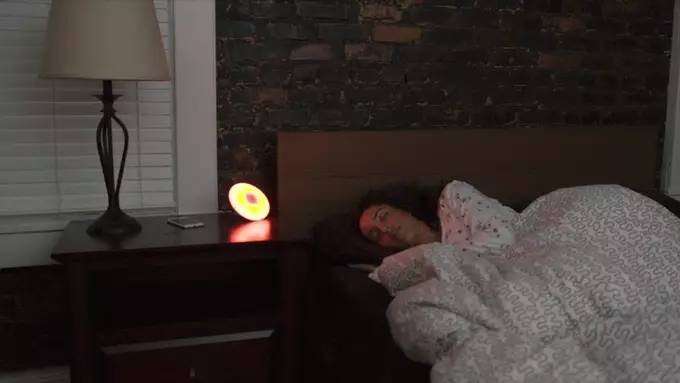 能让你随时随地脉动回来的，除了饮料，还有这款灯