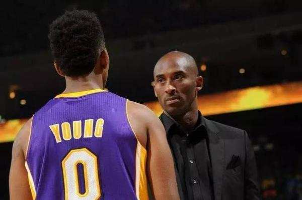 勇士招募杜兰特付出多大诚意,勇士队招募杜兰特报了一箭之仇