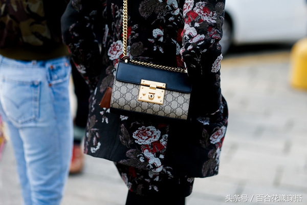 gucci小蜜蜂黑色怎么搭,gucci象征爱情