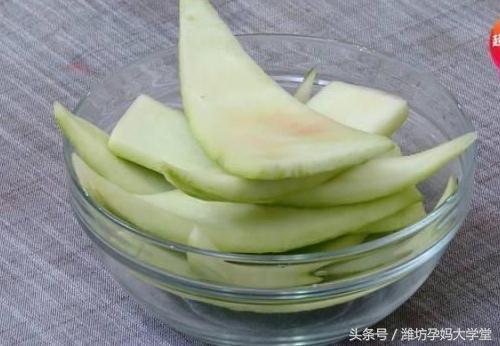 怎样去新生儿热痱子,新生儿身上痱子怎么去除