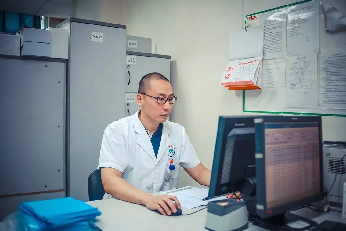 华西附二院80岁教授,华西附二院教授