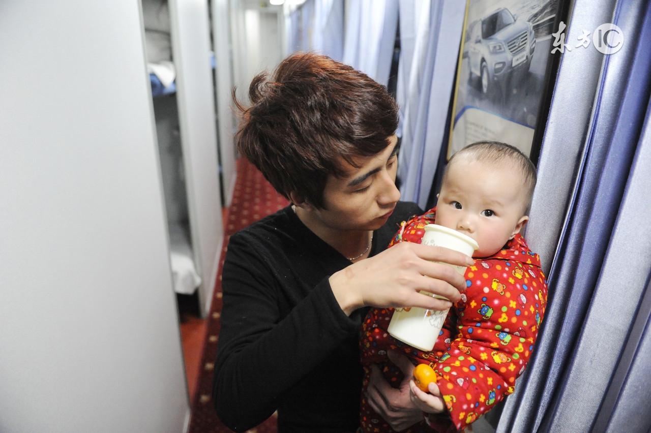 怀孕羊水少保胎成功,怀孕羊水破了要生了老公心疼