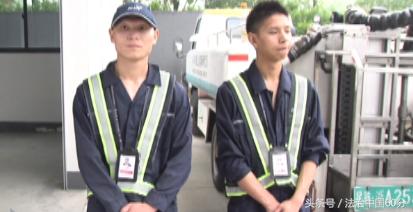 30万钻戒掉到马桶,30万的钻石戒指