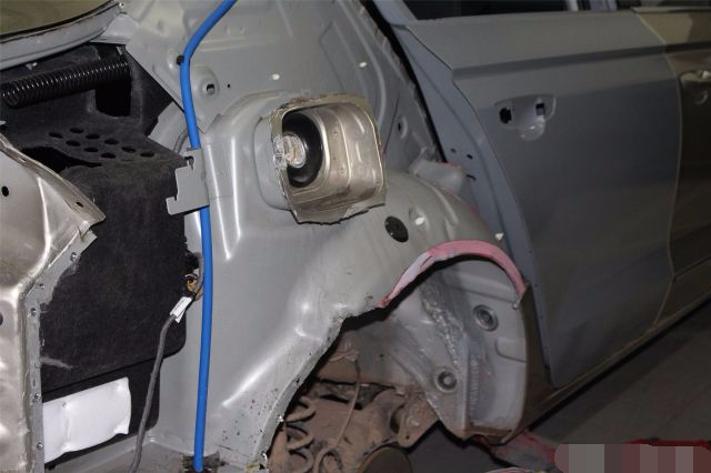 车子撞坏了4s店怎么处理,揭秘事故车在4s店维修