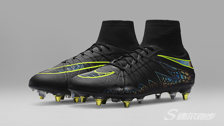 足球鞋钢钉对膝盖危害大吗,足球鞋知识科普之足球鞋怎么选