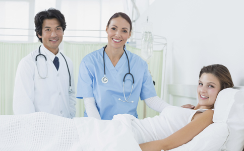 产后几小时可以下地活动,产后哪天可以开始做运动