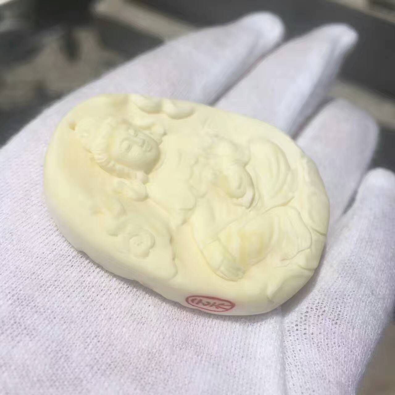 玩蜜蜡的生肖,玩蜜蜡的男人是什么样的人