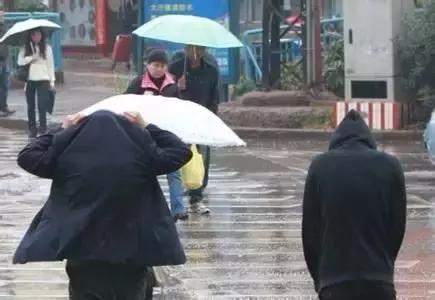 淋雨后第二天会怎么样,淋雨后一定要做的事