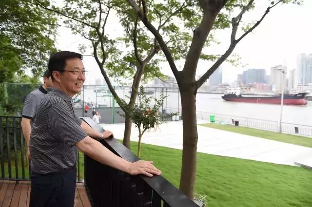 韩书记去公司工地视察,韩书记视察工地