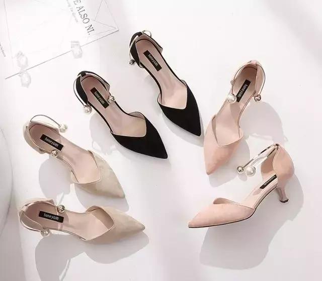 高能少年团杨紫奚梦瑶周冬雨出场,周冬雨奚梦瑶vogue对比