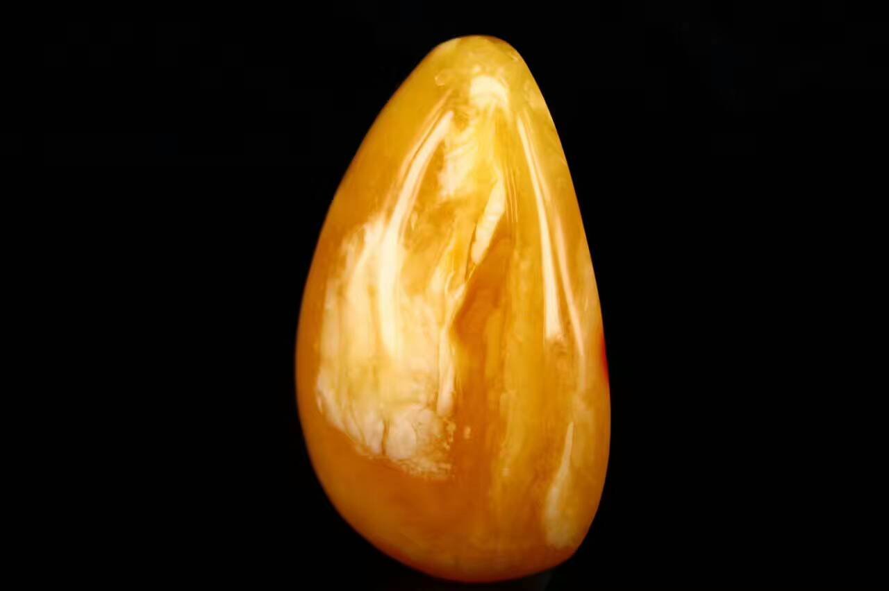 玩蜜蜡的生肖,玩蜜蜡的男人是什么样的人