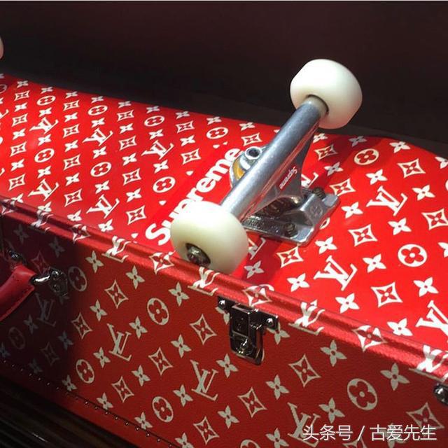 supreme x louis vuitton红色包限量多少 (supreme与lv联名黑色滑板)