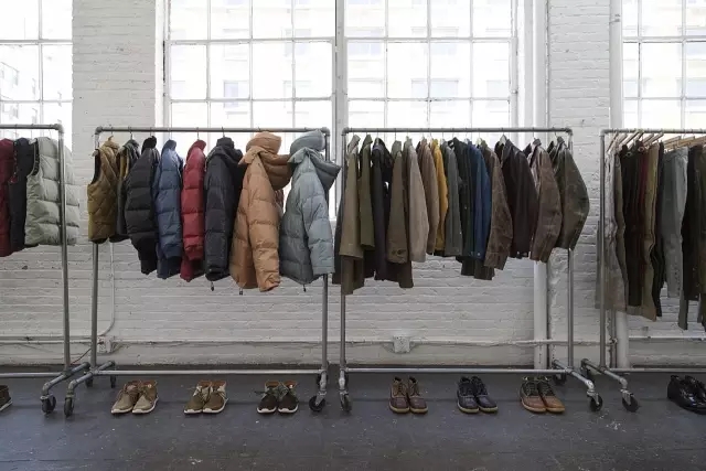 一把伞卖10万天价,一把伞卖七十万块