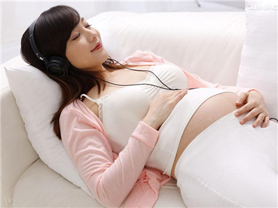 准妈妈孕吐坚持工作,准妈妈如何应对孕吐