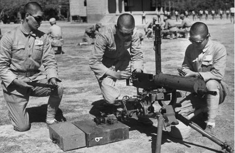 世界上威力最大的五款机枪,世界上第一把自动机枪