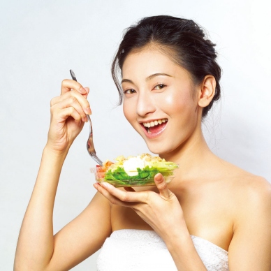 月经推迟心里难受怎么回事,月经推迟而且来的时候特别痛