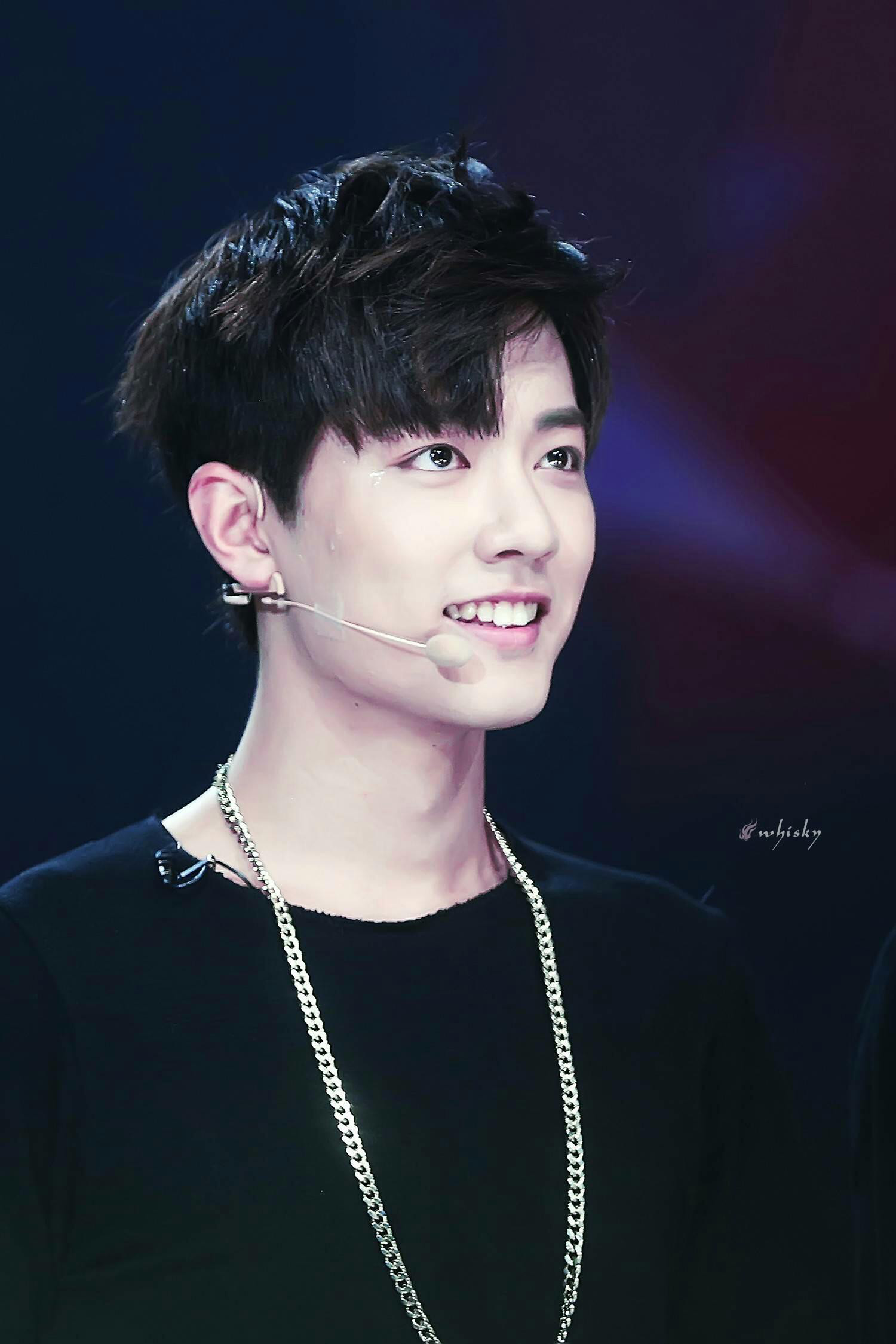 李宇春舒淇现状,硝烟四起傅菁完整版