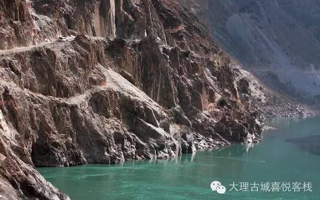 他花了四年时间，寻觅心中的香格里拉