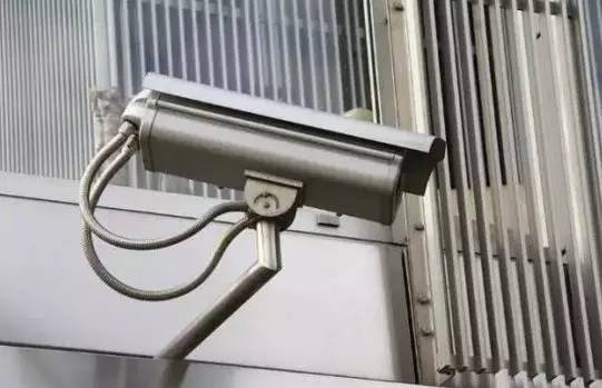 深夜出没砸车盗窃,城事事件是什么