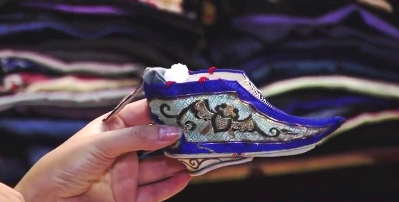 ASOS做了个振奋人心的决定启用有妊娠纹的模特