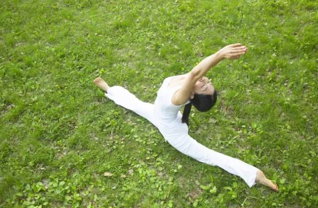 敲胆经的小窍门,敲胆经的正确方法和时间