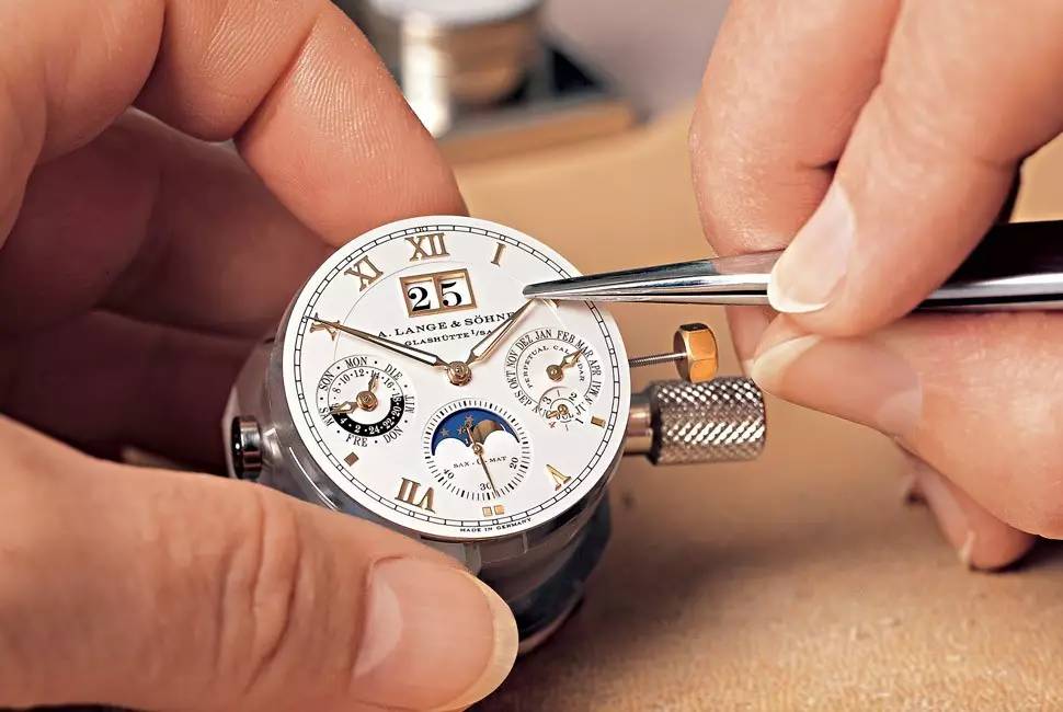 德国表与瑞士表哪个更好,德国表和瑞士表的优势