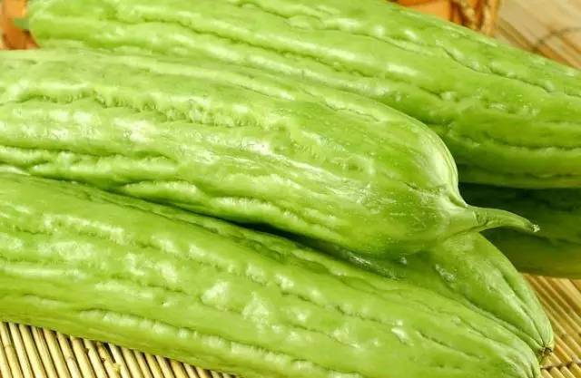 灏忔殤鑷崇洓澶忓杩欎簺椋熺墿娓呭噳娑堟殤,鍋氬悆鐡滅兢浼椾韩娓呭噳澶忔棩