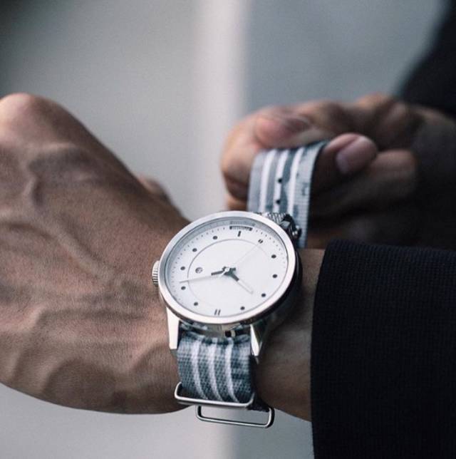 年轻人适合戴的腕表,适合刚毕业大学生的手表