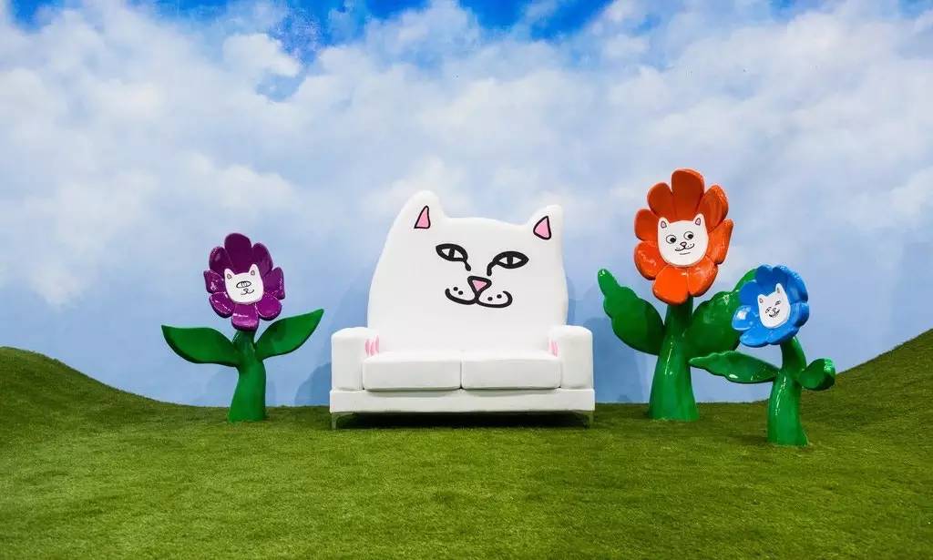 中指猫和supreme联名的卫衣,supreme和中指猫联名