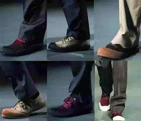 找乐子｜赶紧翻出家里压箱底的塑料拖鞋和洗澡篮子，它们要带你走上时尚巅峰！