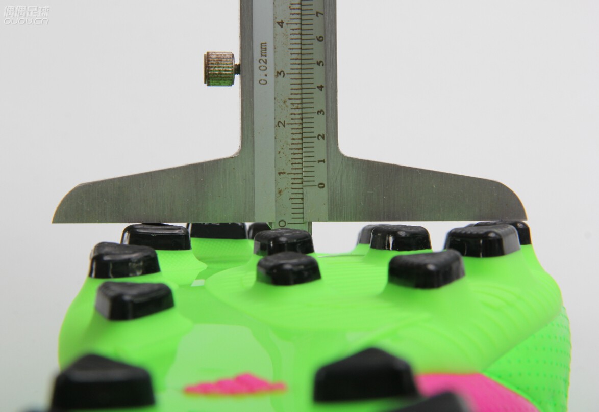 性价比之选-阿迪达斯ACE16.3AGamp;16.4TF横向对比