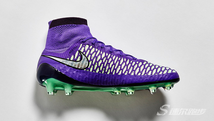 足球鞋钢钉对膝盖危害大吗,足球鞋知识科普之足球鞋怎么选
