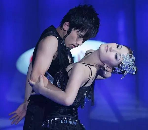 谢娜张杰最新情况,张杰被黑高能版就是爱