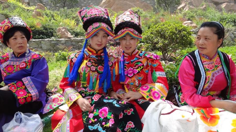 中国最美少数民族服饰风貌,民族最美服饰排行榜