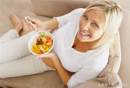 顺产第一天需要关注哪些事项,顺产后睡姿和关注事项无侧切