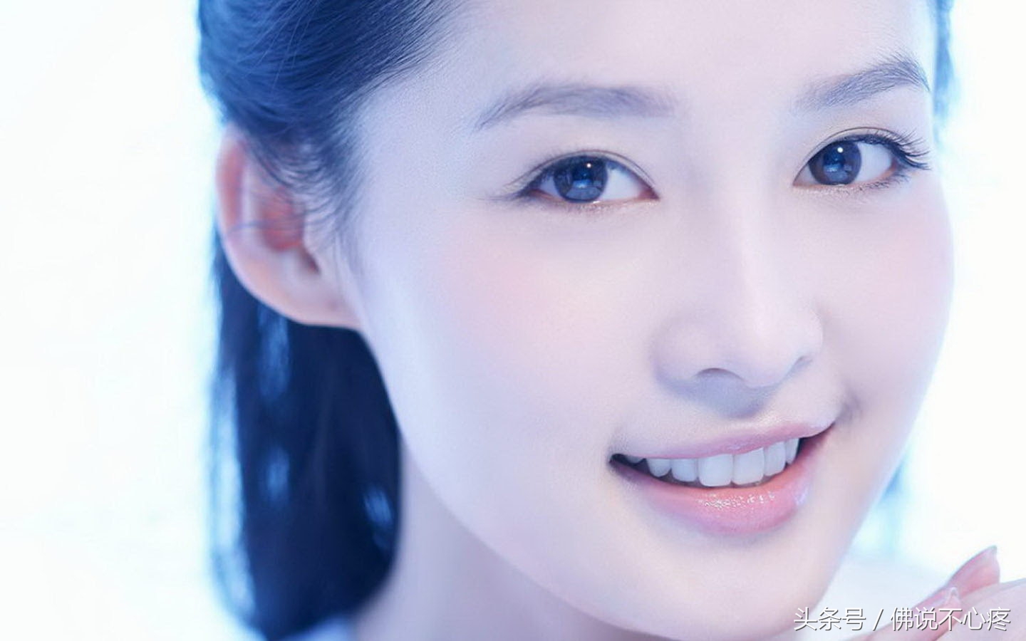 女人犯花痴的图片表情表现,花痴女人什么表现