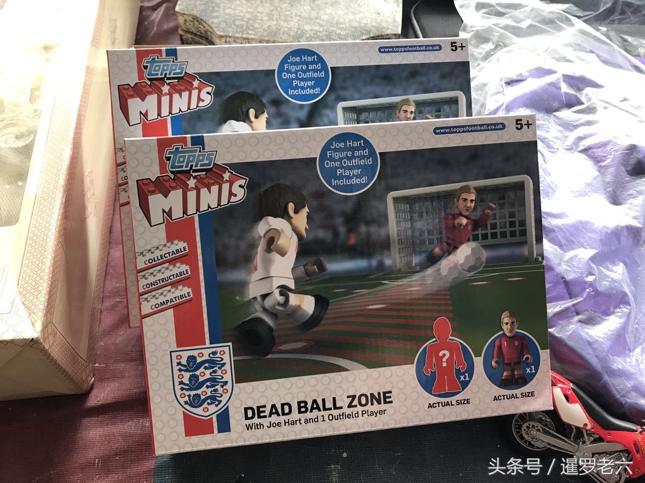 泰国街摊买了盒“死球地带”鲁尼、乔哈特都在！一盒只要20元！