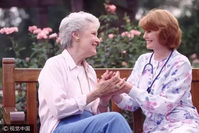 美国住院医师的真实生活,美国病人住医院用家人陪护吗