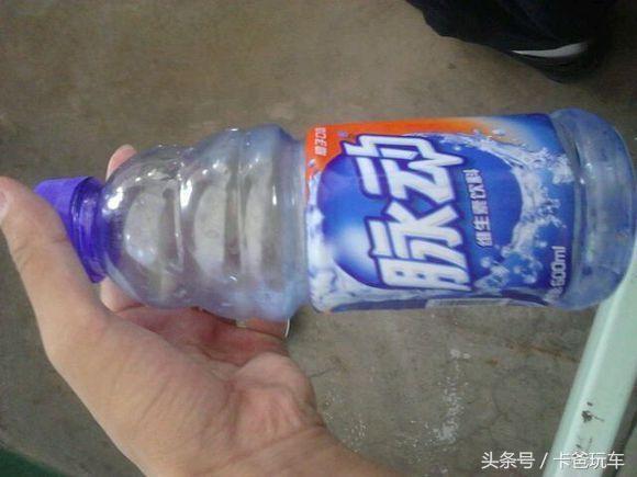 高速遇堵车七个细节决定你的安全,在高速堵车时想去厕所怎么办