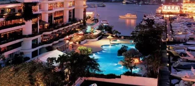 近看殖民地时期香港的私人会所，把玩各种“闲人免进”的私密与尊贵