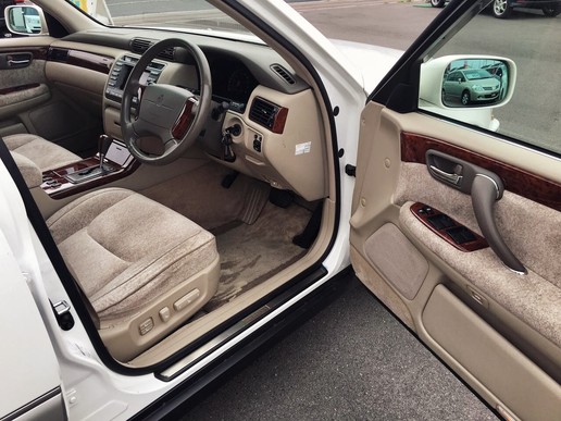 皇冠majesta低趴,皇冠majesta多少钱