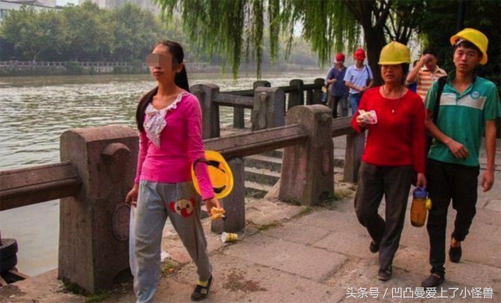 在工地上做工的女人，上班时候虽然满头大汗，然而她们下班后也是风情万种！