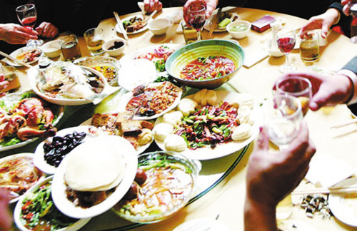 酒桌上被人恶意灌酒，我们该怎样使出杀手锏回击？